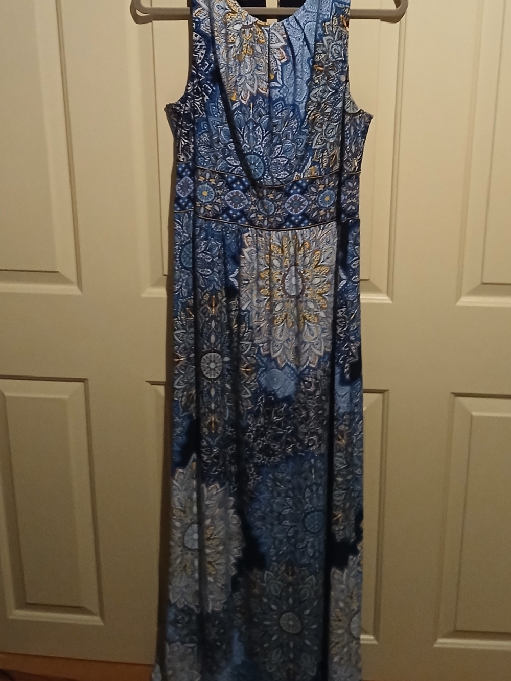 London Times Blue and Cream Floral Print Maxi Dress